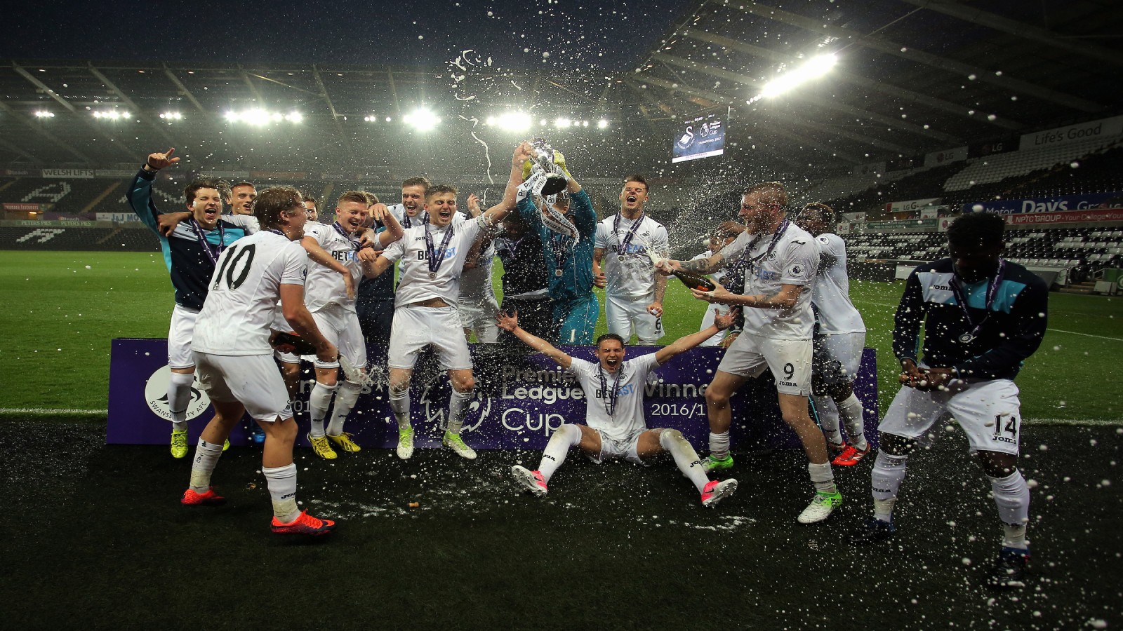 Under23s win Premier League Cup final Swansea